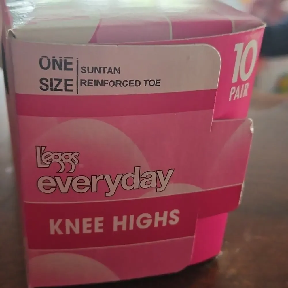 L'eggs Everyday Knee Highs - Reinforced Toe Suntan NWOT